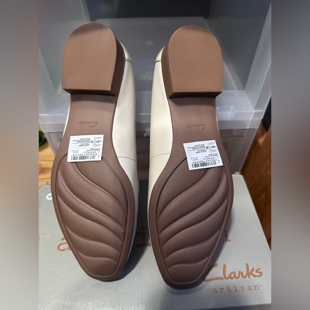 Clarks Krystine Lily Cream Leather 7.5 WIDE loafers - Picture 9 of 12